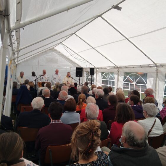 Bishop Duignan, Fr Bohan, Fr Conroy, Fr Danfulani and Fr Kelly concelebrate a special Mass