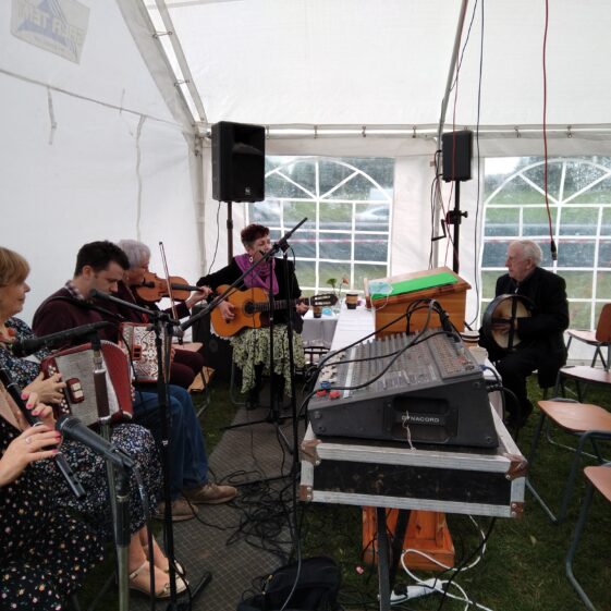 Musicians prepare to entertain